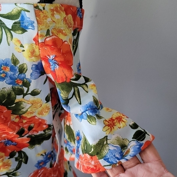 Bisou Bisou floral print off the shoulder dress NWT - Picture 3 of 10